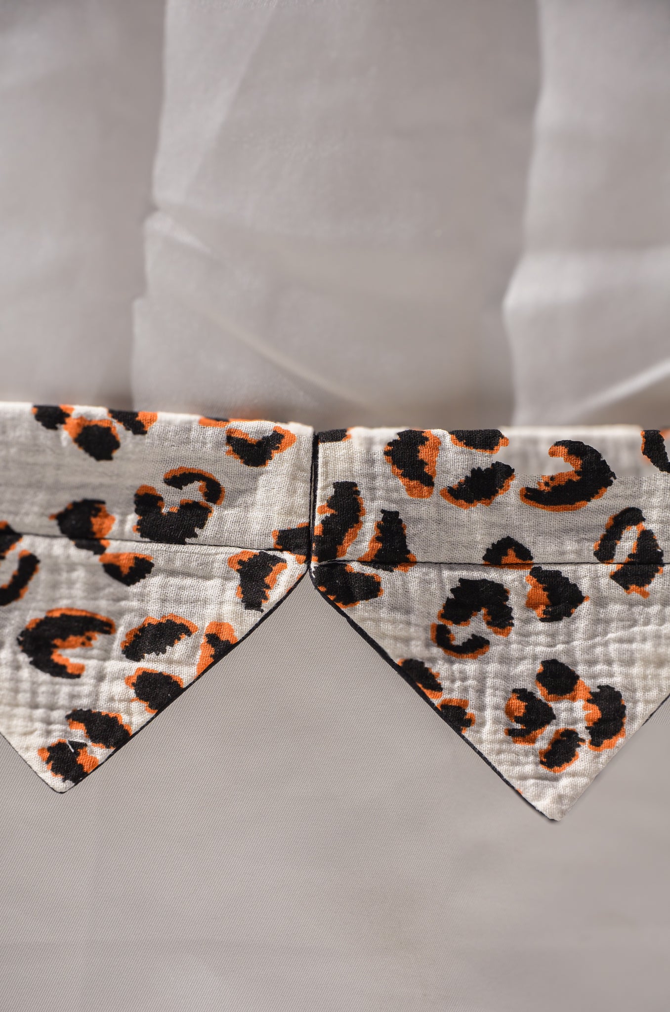 bandana leopard en gaze de coton