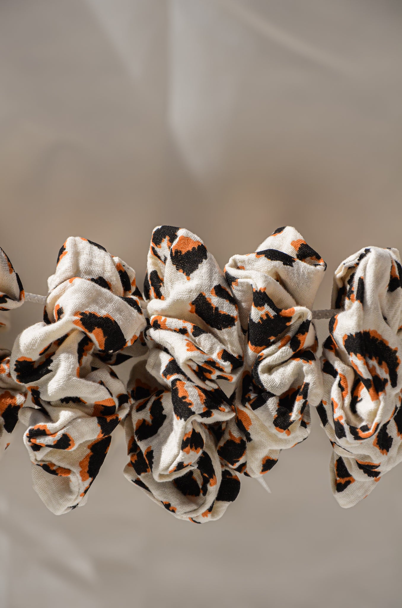 Chouchou leopard, pour une dogmom stylé